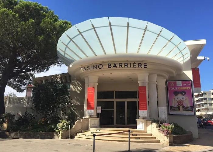 Vue Golfe St Tropez A Ste Maxime Yourhosthelper